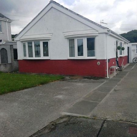 Private Bedroom In A Detached Bungalow Porthmadog Bagian luar foto