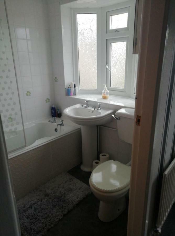 Private Bedroom In A Detached Bungalow Porthmadog Bagian luar foto